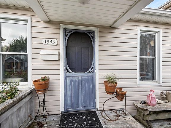 3rd image of 1545 Lillian Ave
