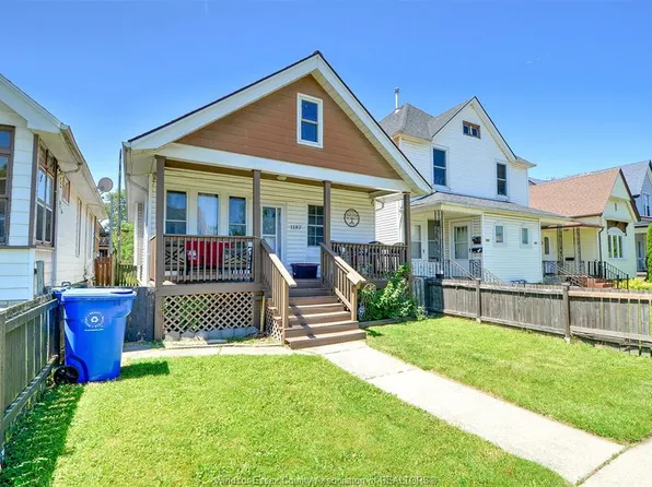 1187 Lincoln Rd, Windsor, ON N8Y 2H6