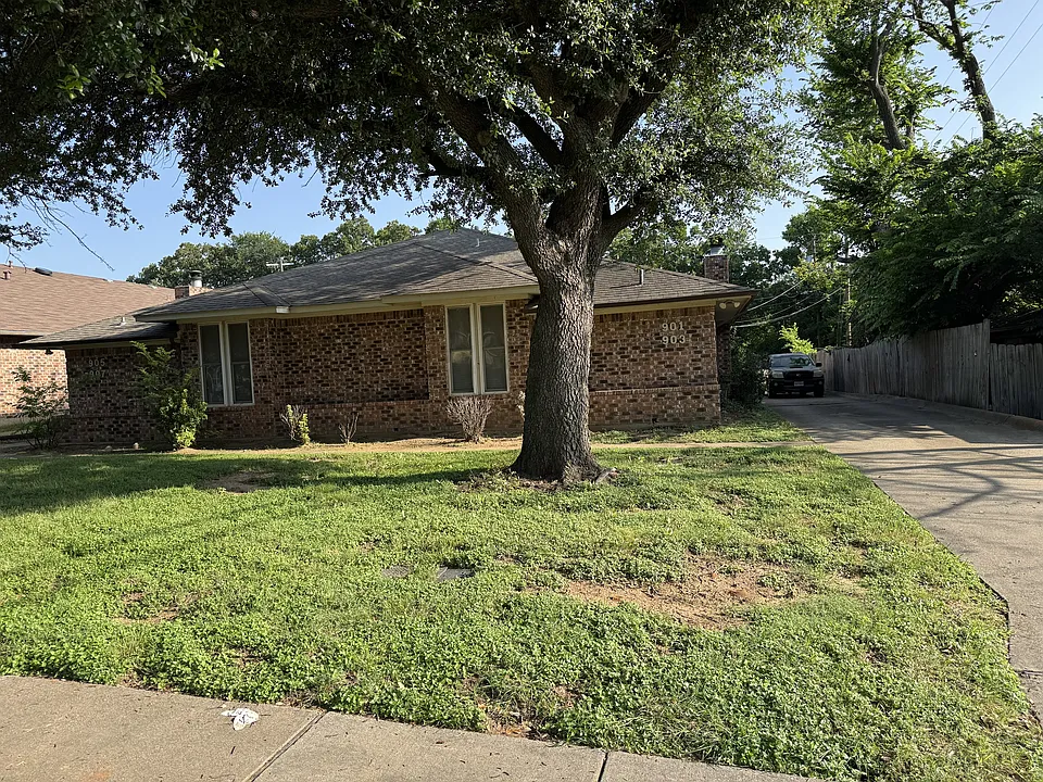 905 Bluebird Dr