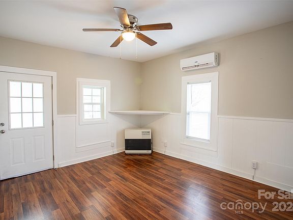 2nd image of 1229 Brown Ave