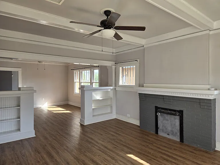 2930 Grant Ave — Photo 2