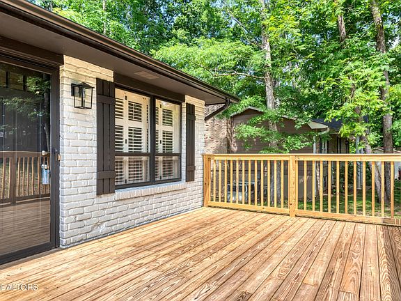 2nd image of 1511 Lakeshire Dr
