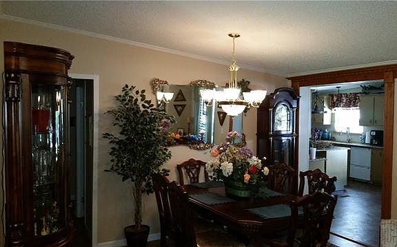 4th image of 4180 Lake Shore Dr