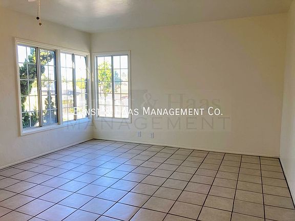 4th image of 1896 Magnolia Ave
