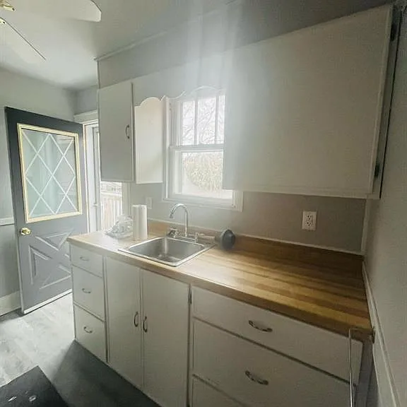 1645 Goyeau St #UPPER — Photo 9