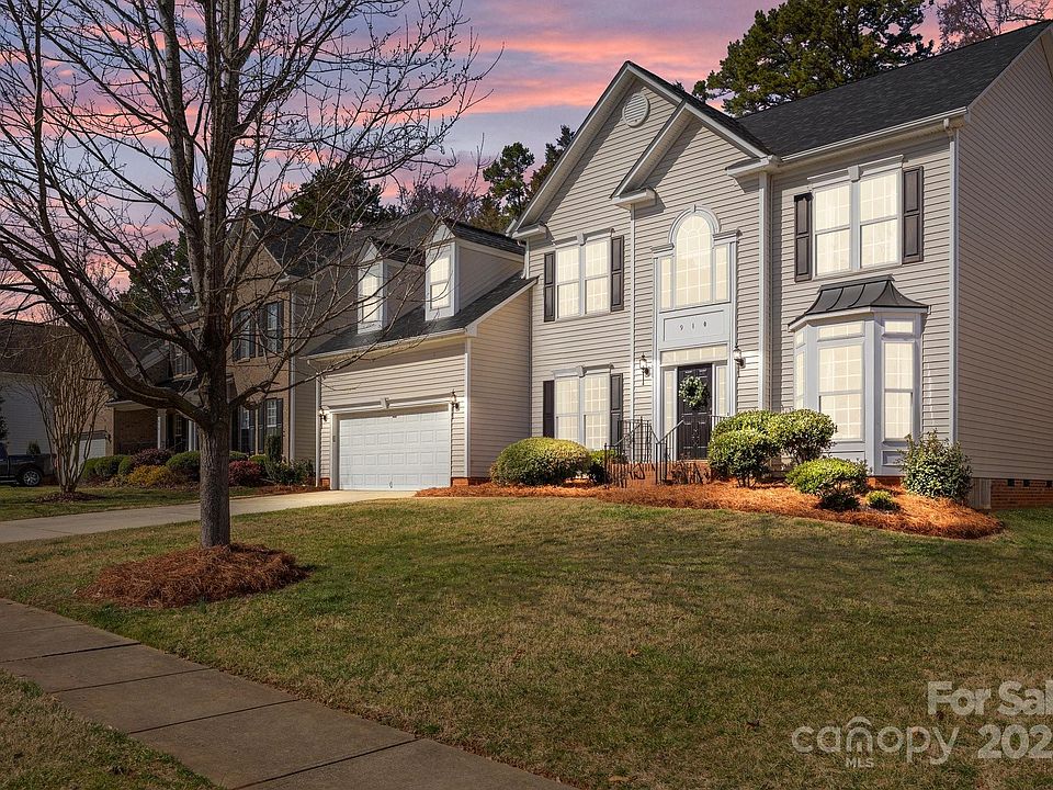 1st image of 910 Elrond Dr NW