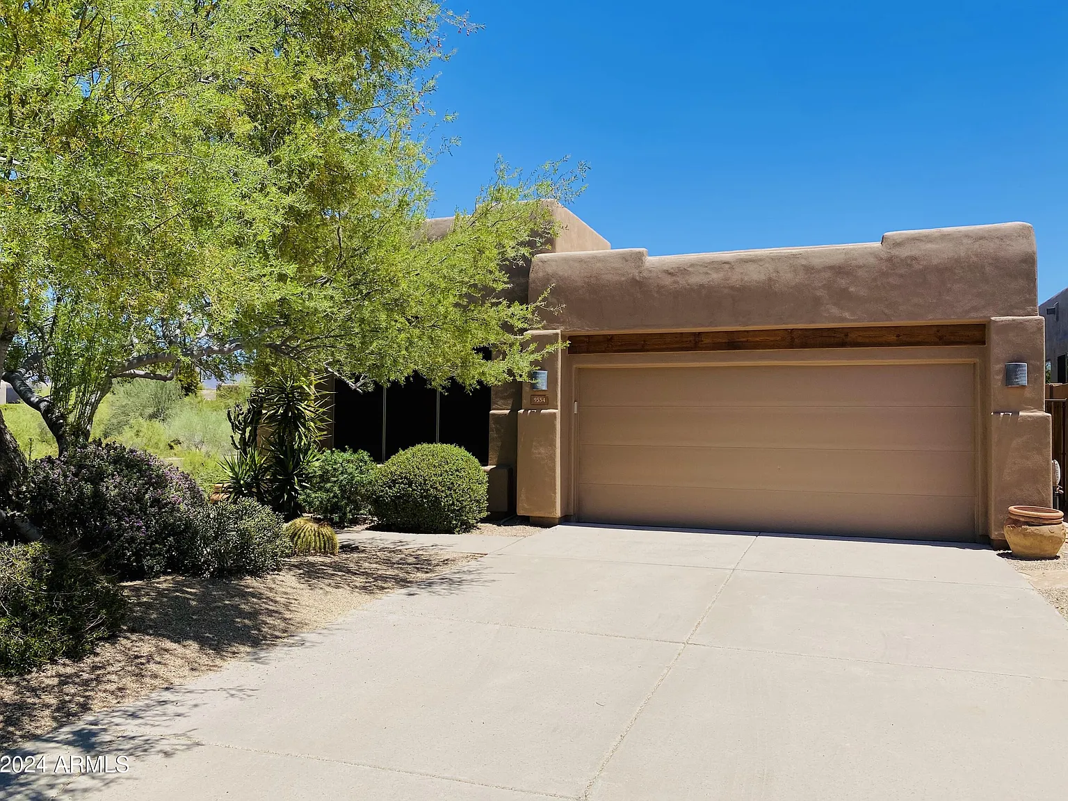 2 bed, 2.0 bath, 1832 sqft, $4,000 — Photo 1