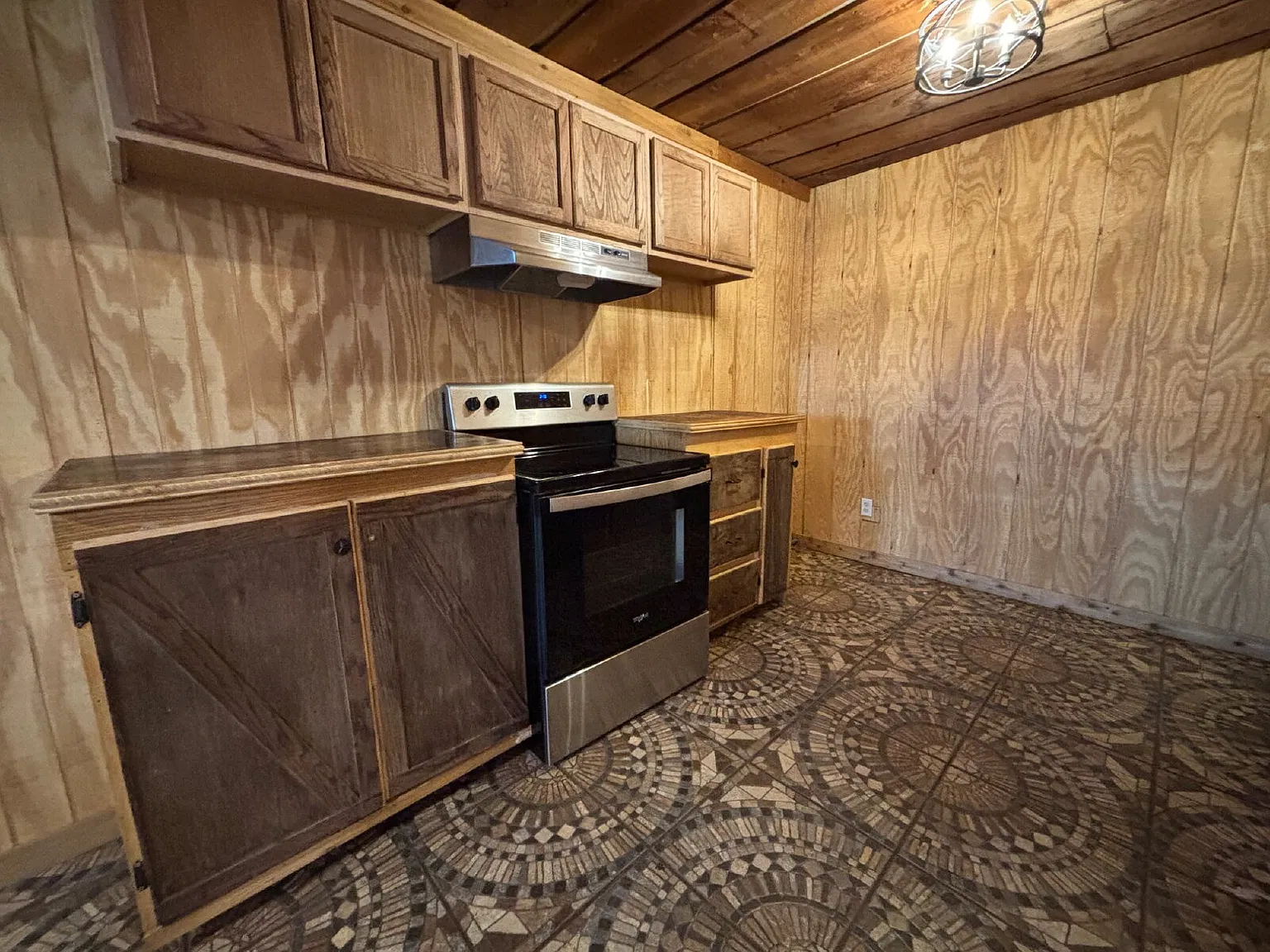 3 bed, 2.0 bath, 1000 sqft, $1,300 — Photo 3