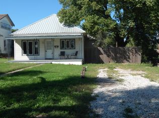 220 W 10th St, Larned, KS 67550