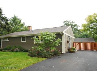 1325 N Wilke Rd, Arlington Heights, IL 60004