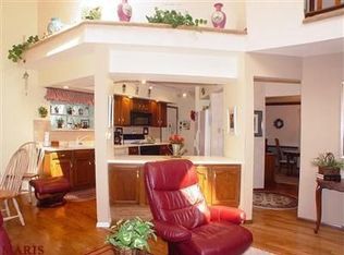 2375 Westpar Dr, Chesterfield, MO 63017