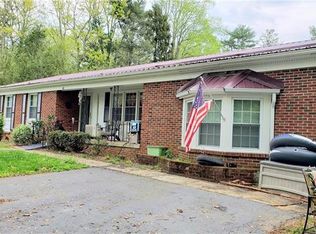 11 Woodland Dr, Mars Hill, NC 28754