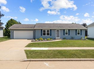 3820 Purple Crest Dr, Oshkosh, WI 54901