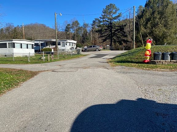 5th image of 46 Bluebird Ln