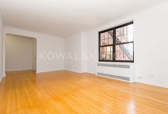 3rd image of 290 6th Ave #4X