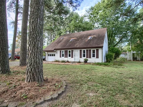 1854 Creekwood Ct, Hayes, VA 23072