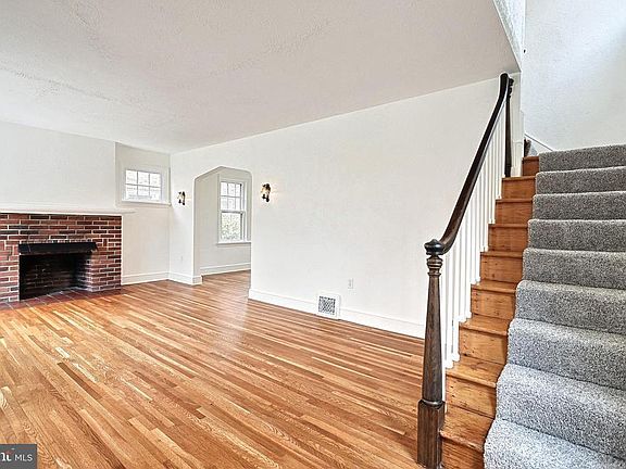 4th image of 547 Hill St
