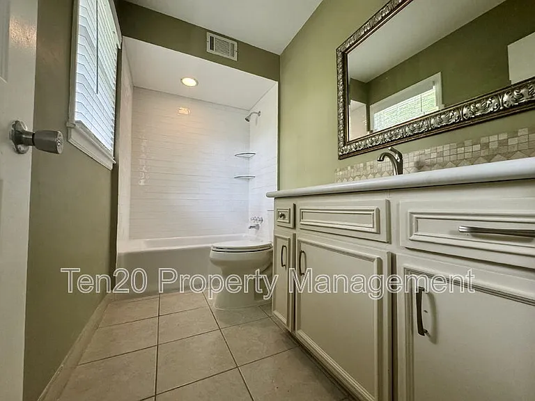 5953 Windsor Dr — Photo 24