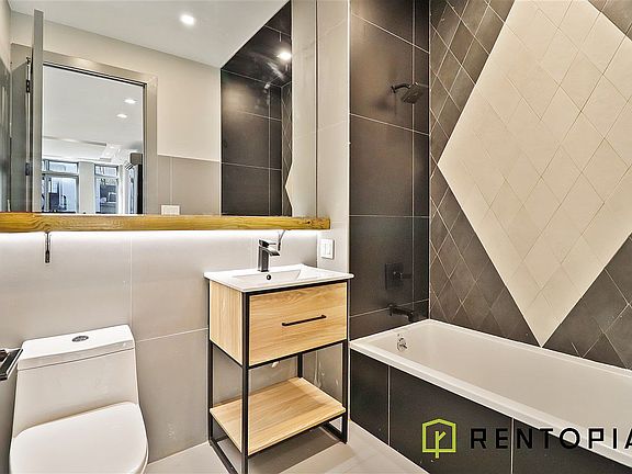 4th image of 223 Manhattan Ave #4D