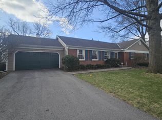 25W101 Marblehead Ct, Naperville, IL 60540