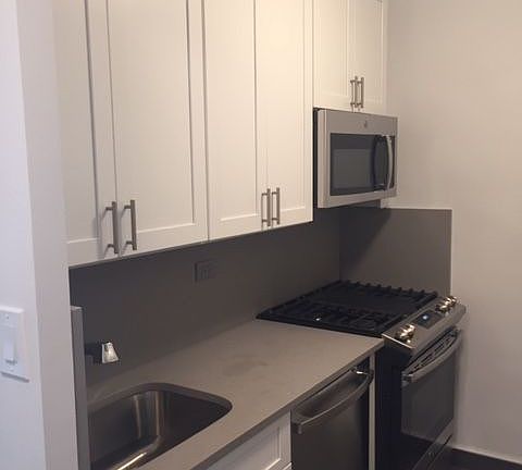 4th image of 345 W 58th St APT 9B
