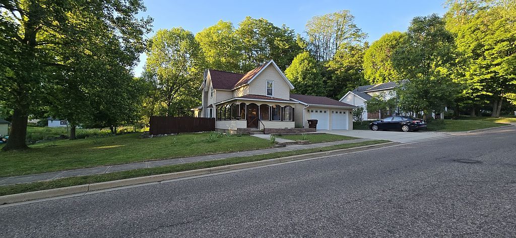 211 Forest St - Property Image