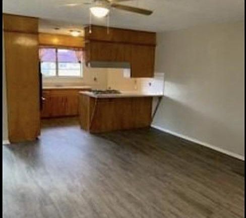 3rd image of 4823 Hall Ave