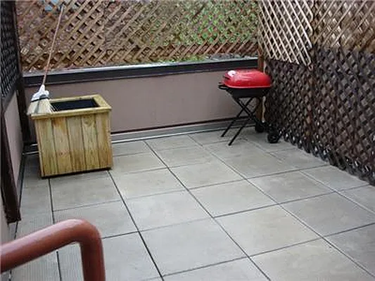 Rented by R New York | media 18