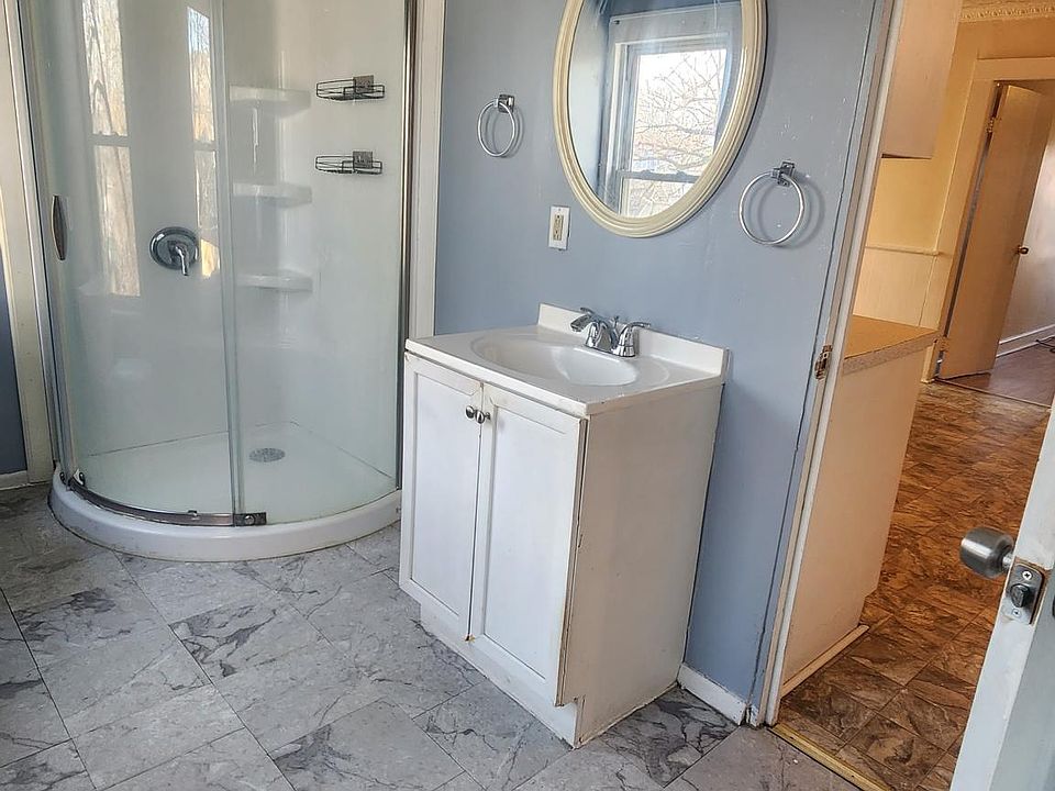 1st image of 15 Garden St Floor 3