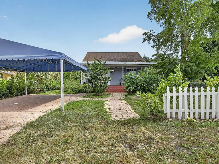 2465 Taylor St — Photo 41