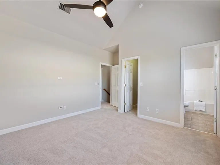 2271 Dewey Dr #J2 — Photo 6