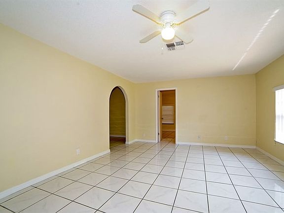 3rd image of 7325 Winchester Dr