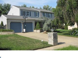 15 Woodbury Dr, Cherry Hill, NJ 08003