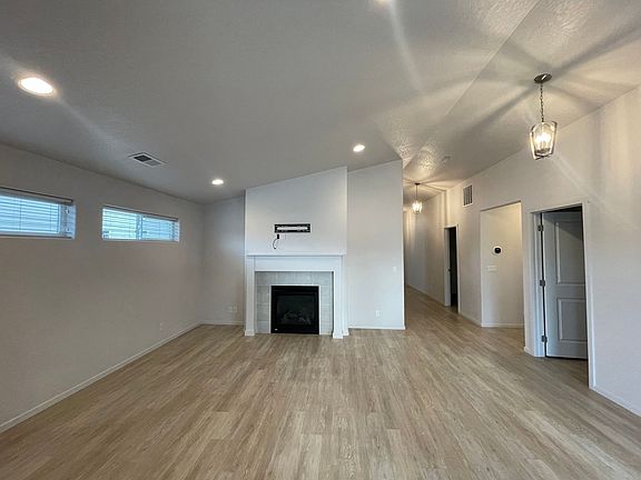 2nd image of 4013 W Belgrave Way