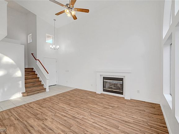 4th image of 1821 Cedar Bluffs Way