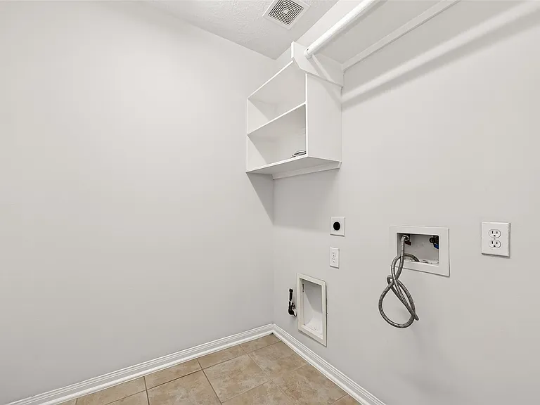 6030 Wildbriar Ln — Photo 29