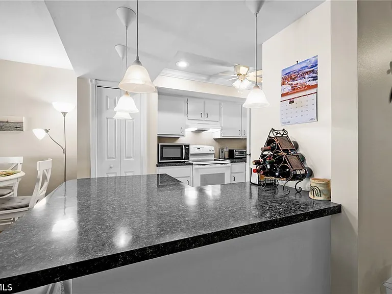 1203 SW 48th Ter #201 — Photo 5