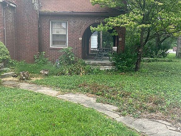 4th image of 4400 Garfield Ave