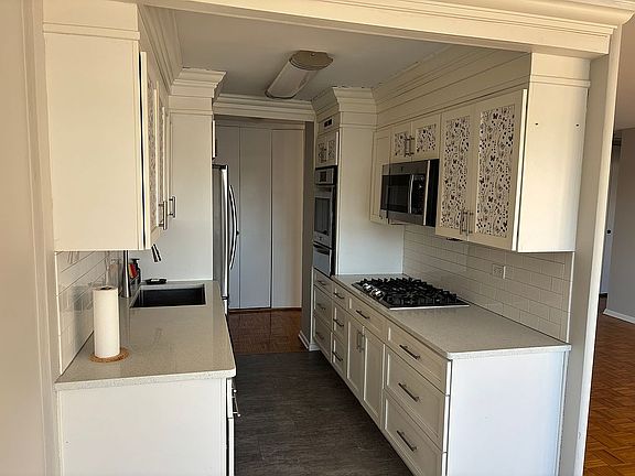 5th image of 31 Woodland St