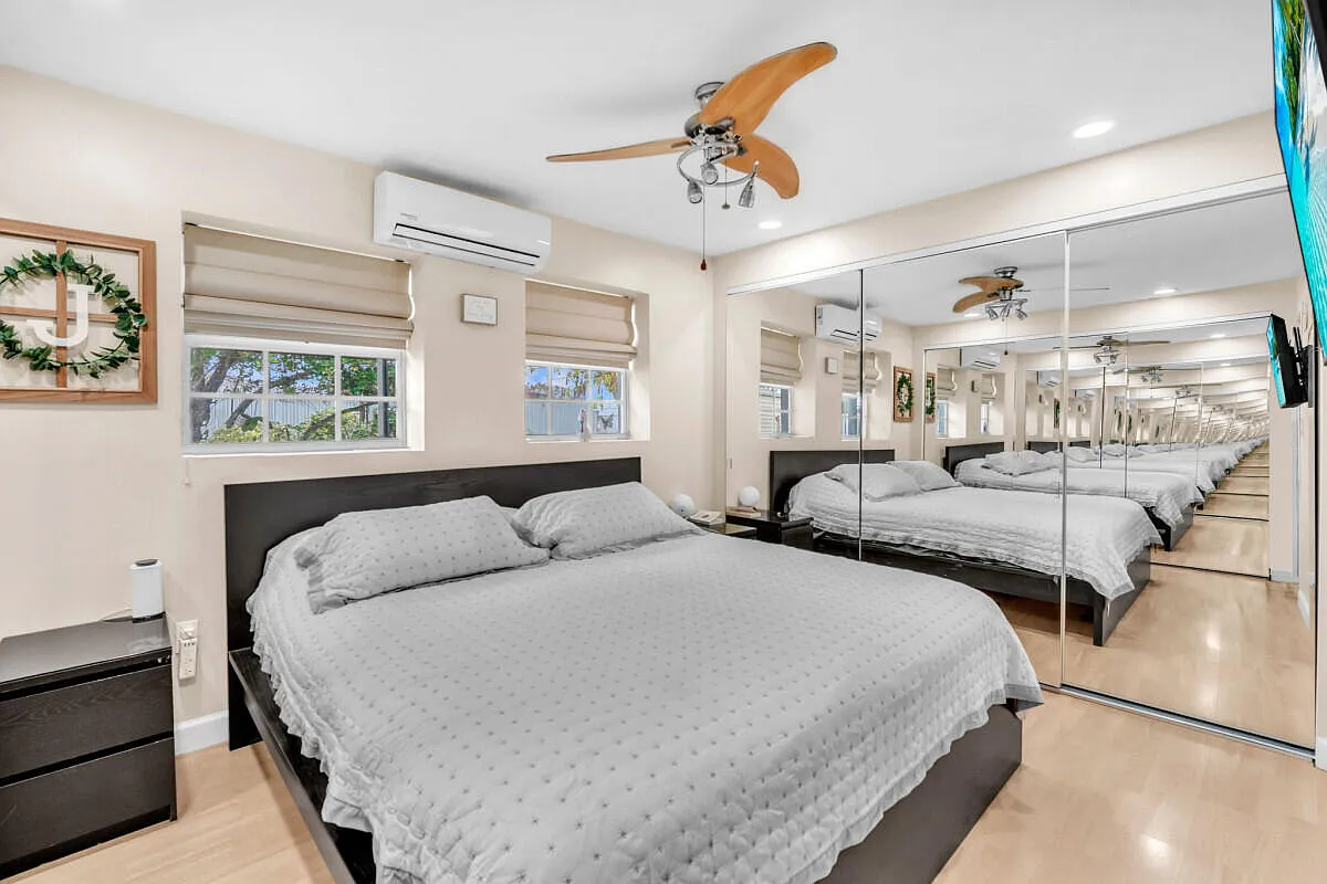 3 bed, 2.0 bath, 838 sqft, $3,600 — Photo 4