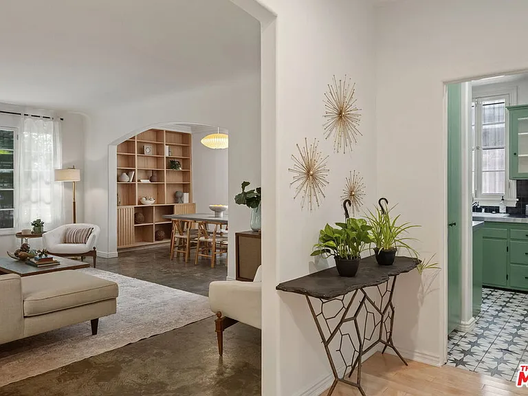 1345 N Hayworth Ave #2 — Photo 3