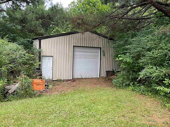 3rd image of 6821 Old Tom Box Rd