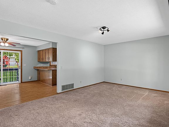 3rd image of 336 Sunrise Ln