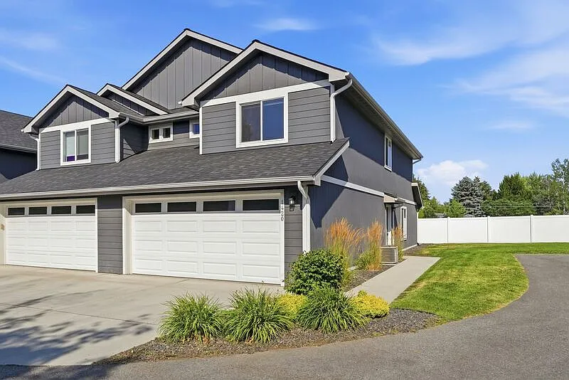 3 bed, 2.5 bath, 1476 sqft, $1,950 — Photo 3