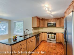 1311 Lakeshore Blvd, Tavares, FL 32778