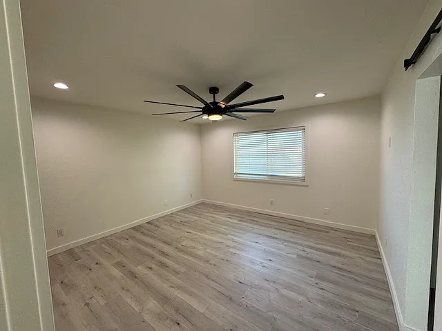 333 Greentree Rd — Photo 12
