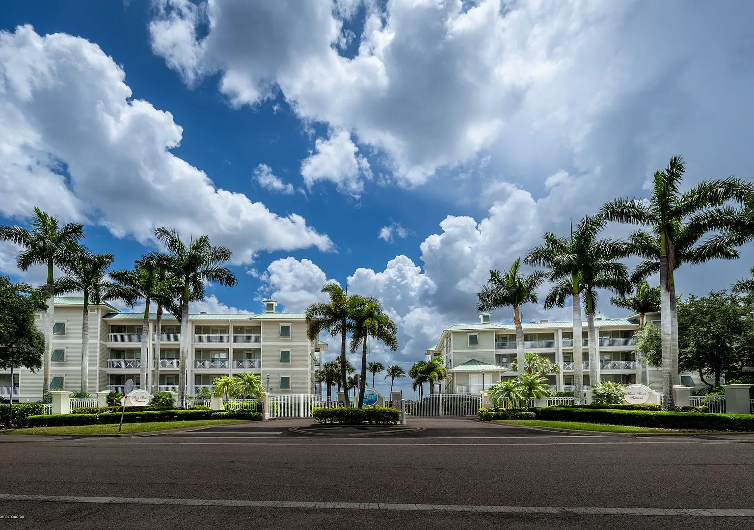 Turnkey Furnished Executive Rental On The Harbor — Photo 1