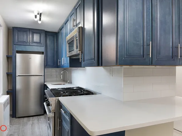 241 East 76th Street image 4 of 6