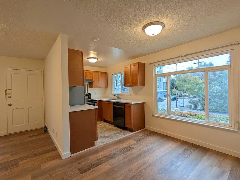 Oxford-Cedar Apartments — Photo 10