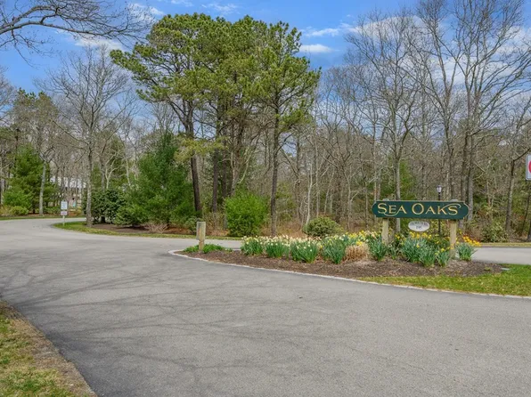 195 Falmouth Rd APT 15F, Mashpee, MA 02649